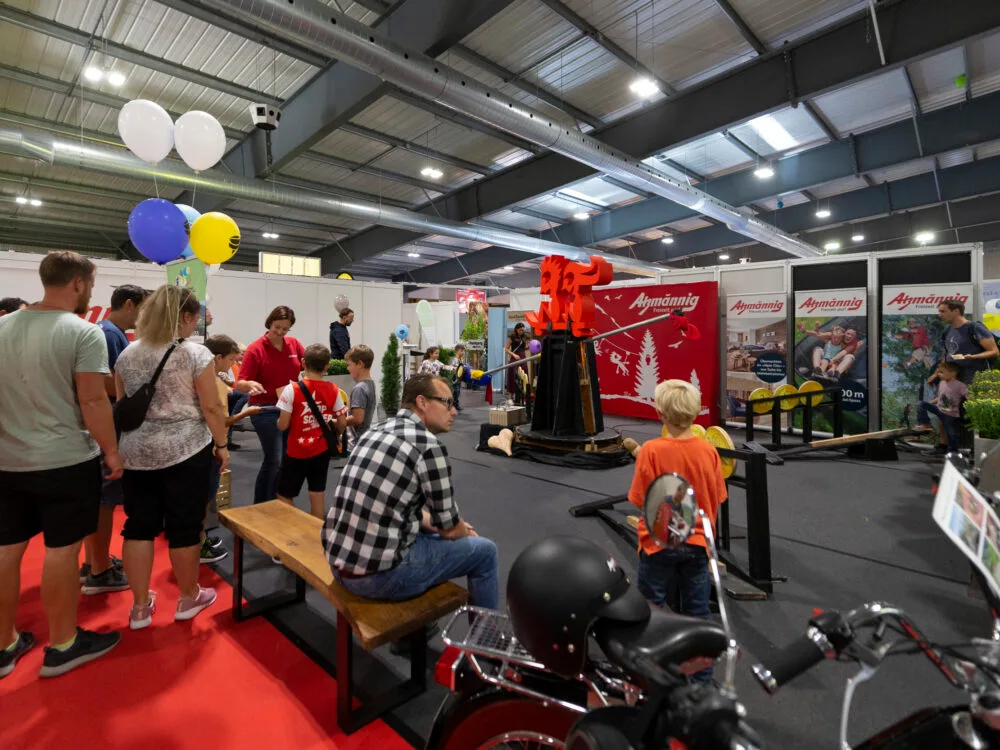 Man sieht den Stand von Atzmännig.